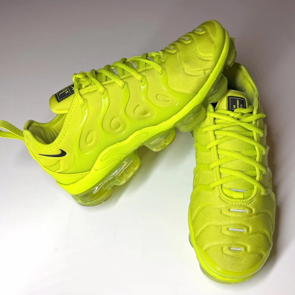 Nike Air Women’s VaporMax Plus Tennis Ball Athletic Sneakers Size- 8 - Picture 3 of 9